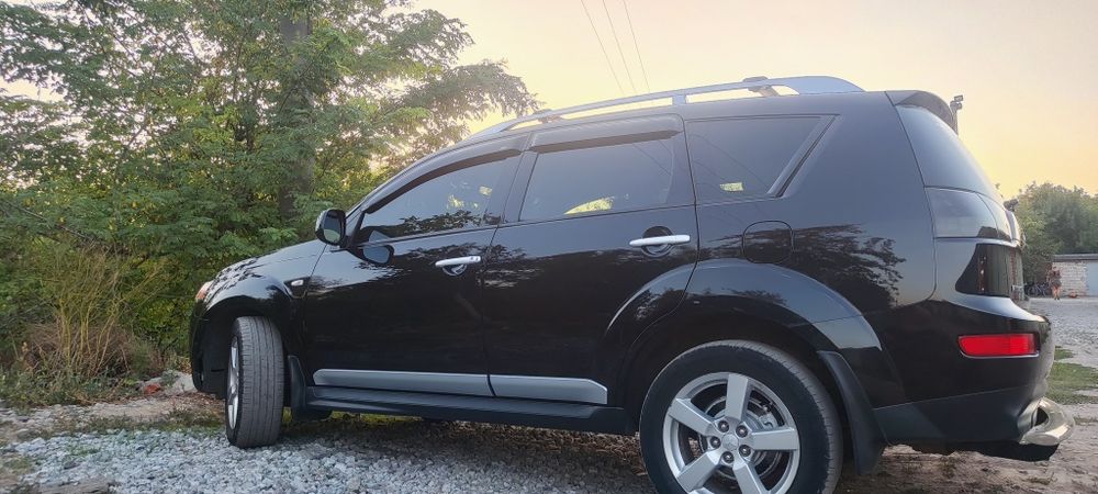 Продам Mitsubishi Outlender XL