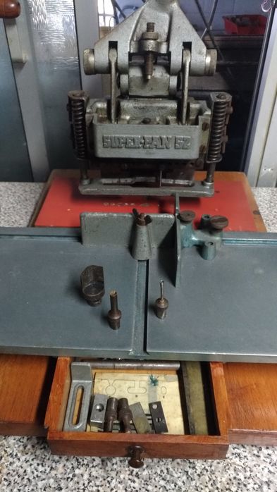Máquina de Furar Manual Marca Super - Pan 52