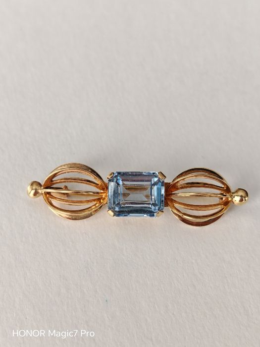 Broszka, złoto 18k, spinel, 1952 rok.