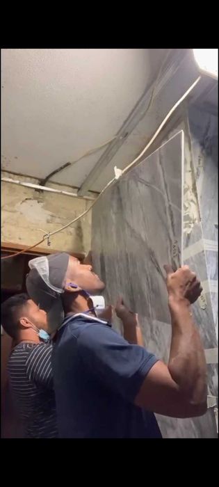 Ladrilhador com 20 anos experiência com o bra em geral