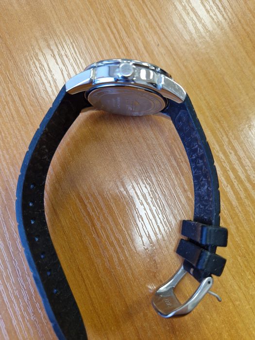 Годинник кварцевий Lotus