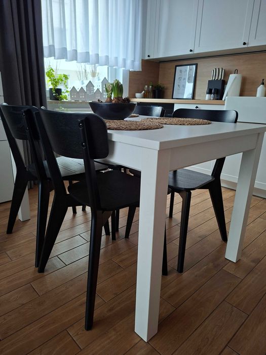 Biały stół IKEA. Rozkładany.