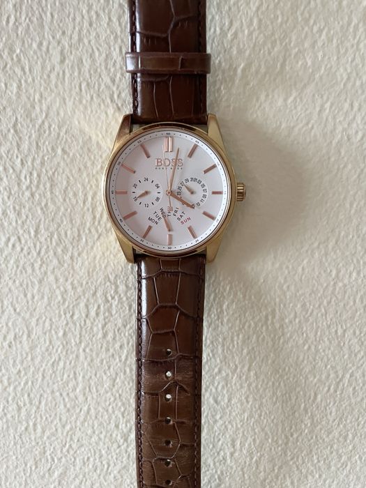 Relogio Hugo Boss com caixa dourada