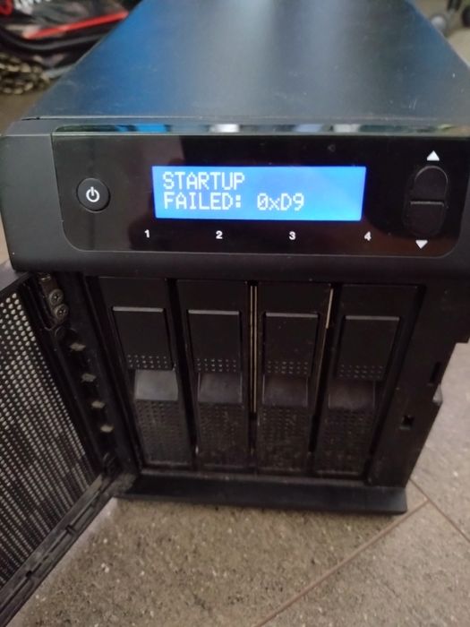 Mережеве сховище WD Sentinel DX4000 + б/ж FSP120-AAB (19v-6.32)