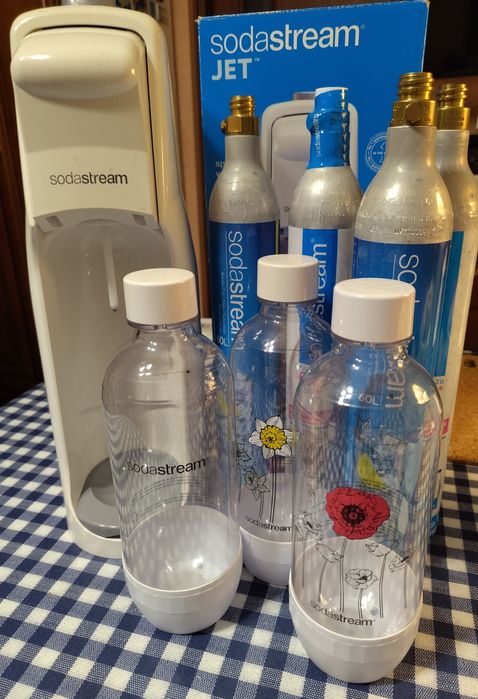 Saturator Soda stream Jet plus 4 naboje i 3 butelki