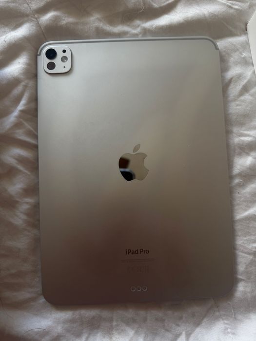 Apple iPad Pro 11.0'' - M4 9-core - 512GB - WiFi - Prateado
