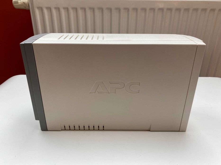 UPS zasilacz awaryjny APC Back-UPS CS 500 BK500EI BDB. stan + bateria + przewody