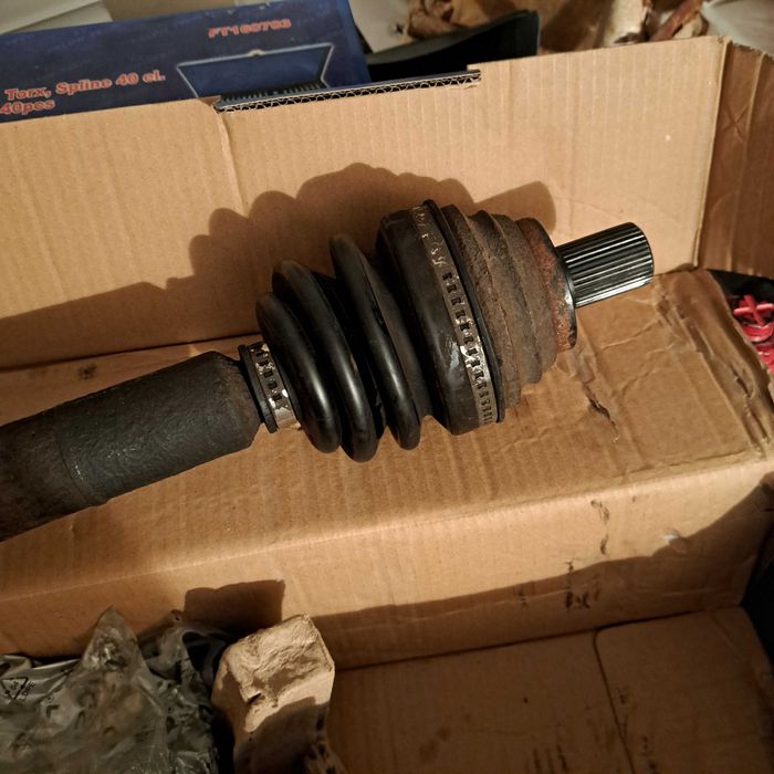 Półoś prawa VW Touran 1.9 TDI