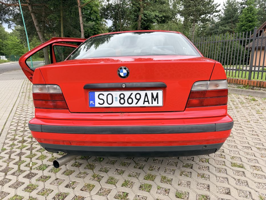 BMW E36 316I Hellrot Sedan 1.6
