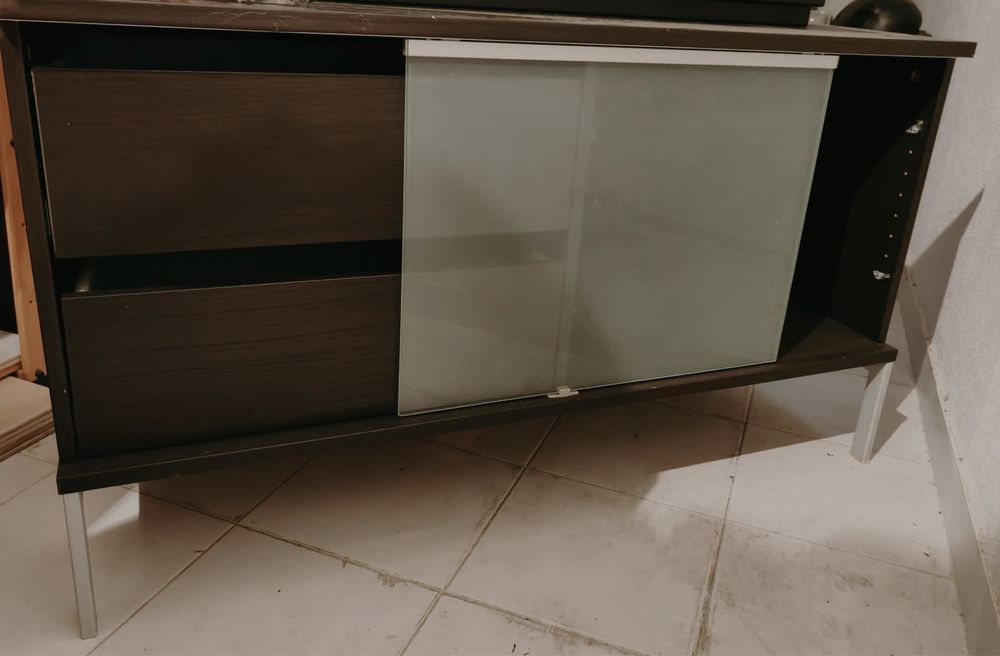 Móvel TV preto-castanho IKEA
