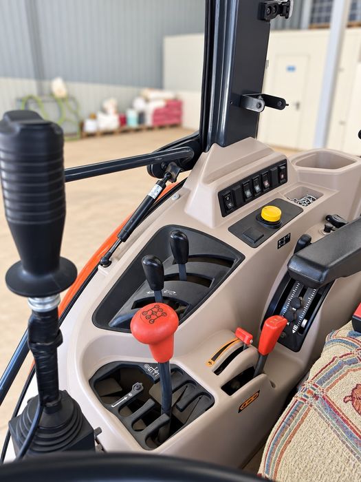 Trator Kubota 6060