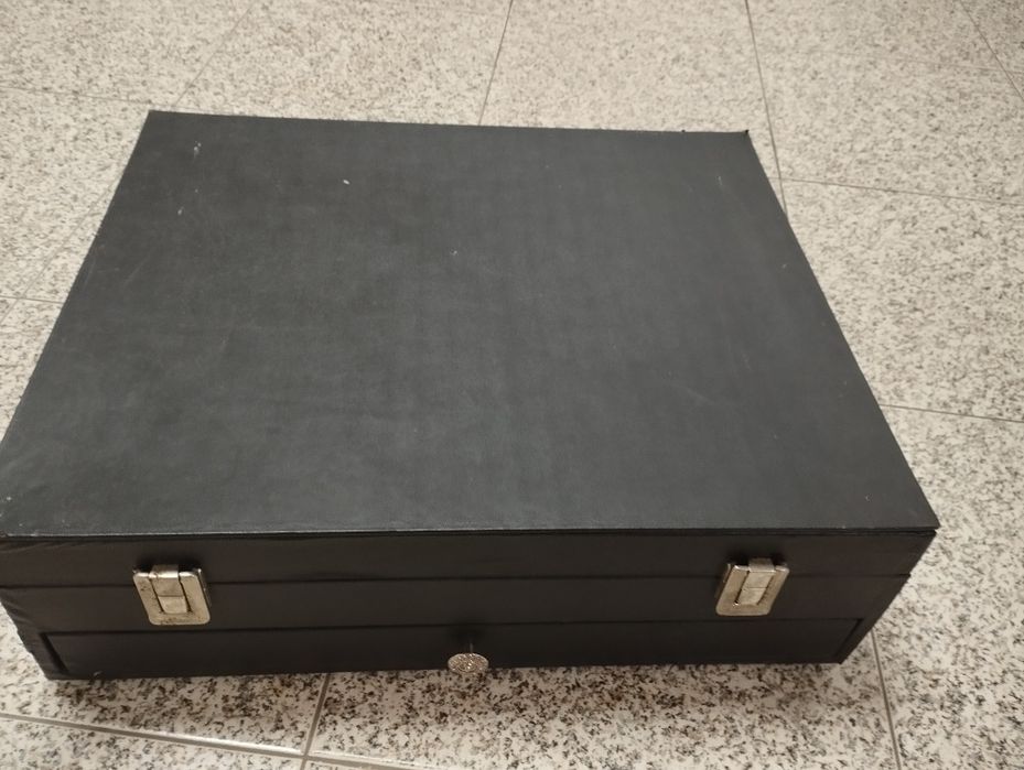 Faqueiro completo de 130 peças