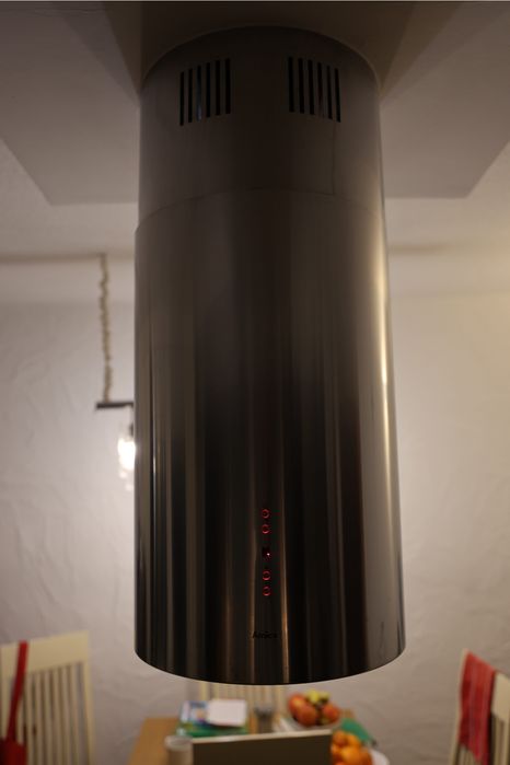 Kuchnia wraz z blatem granitowym i sprzętami