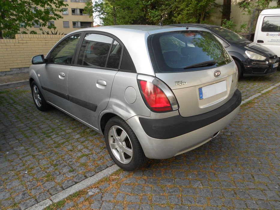 KIA  RIO  1.4   97 Cv  em  bom  estado  geral