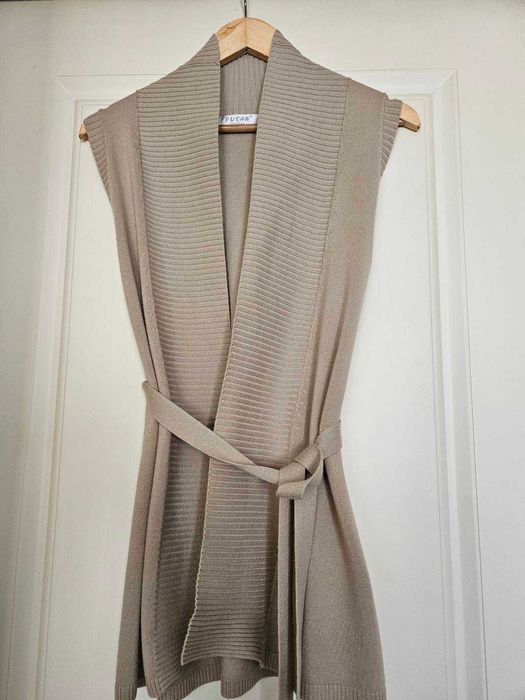 Жіночий стильний трикотажний жилет-кардіган