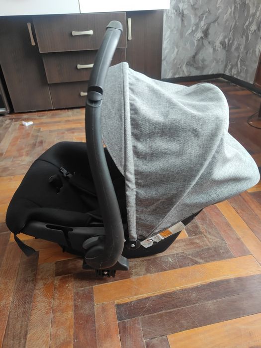 Детское автокресло-люлька