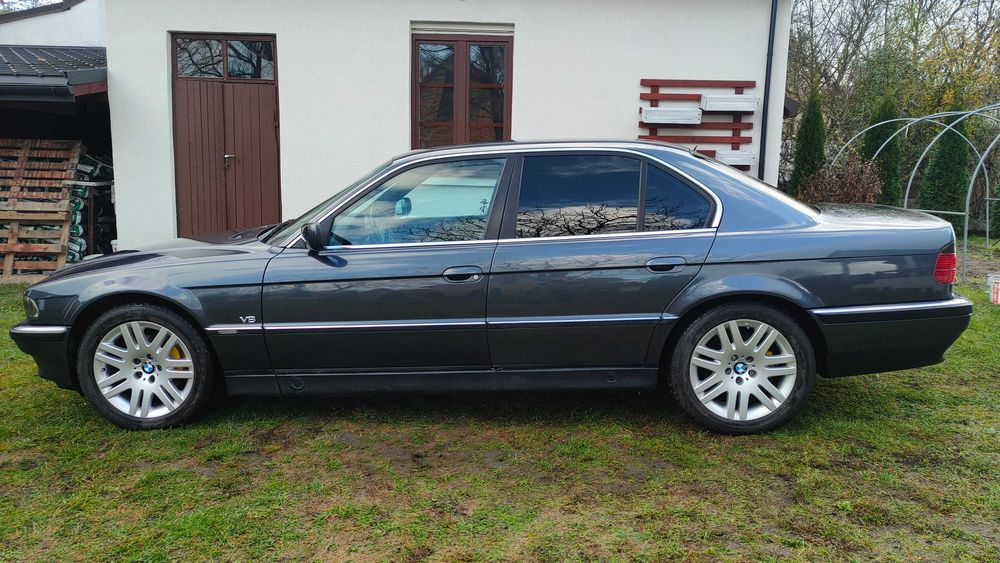 BMW seria 7 E38 3.0 benzyna v8