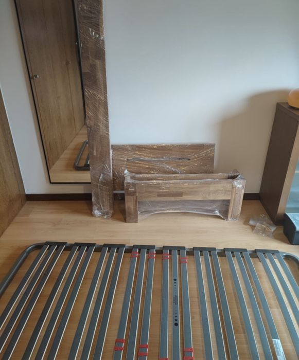 Estrado + estrutura de cama  cor carvalho  marca JYSK