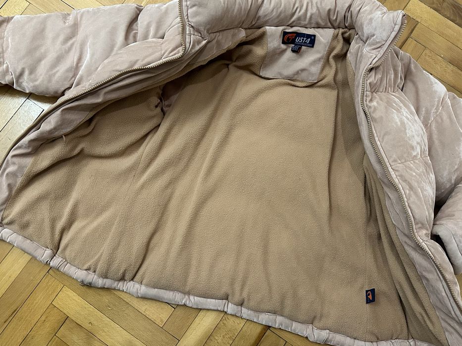 Зимняя тёплая куртка, бежевого цвет