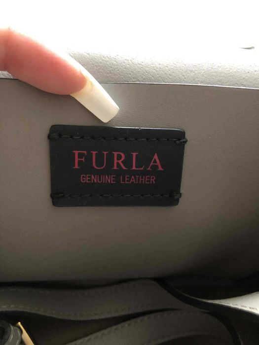mała torebka marki Furla