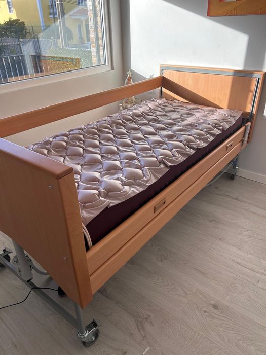 Cama articulada elétrica Medley Ergo Invacare