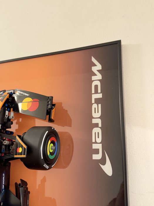 Quadro LEGO McLaren F1 MCL39 (2026) em Acrílico e Alumínio