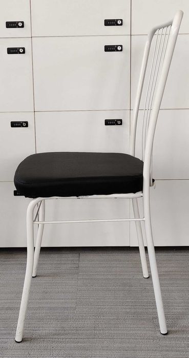 Krzesło do kuchni kantyny Nowy Styl RETRO PRL biały czarny (ok.4 szt.)