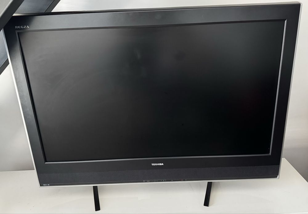 TV Toshiba REGZA LCD – Excelente Estado – A Funcionar