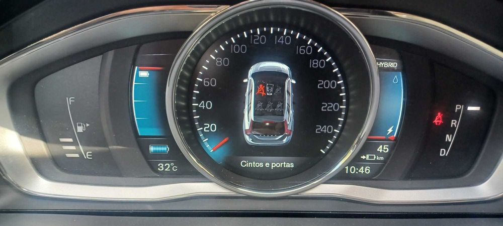 VOLVO V60 D5 plug in  2015