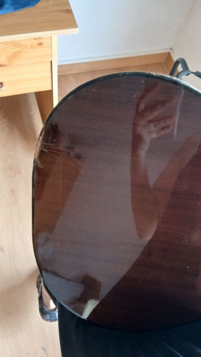 Vendo Guitarra Clássica com suporte e cordas novas