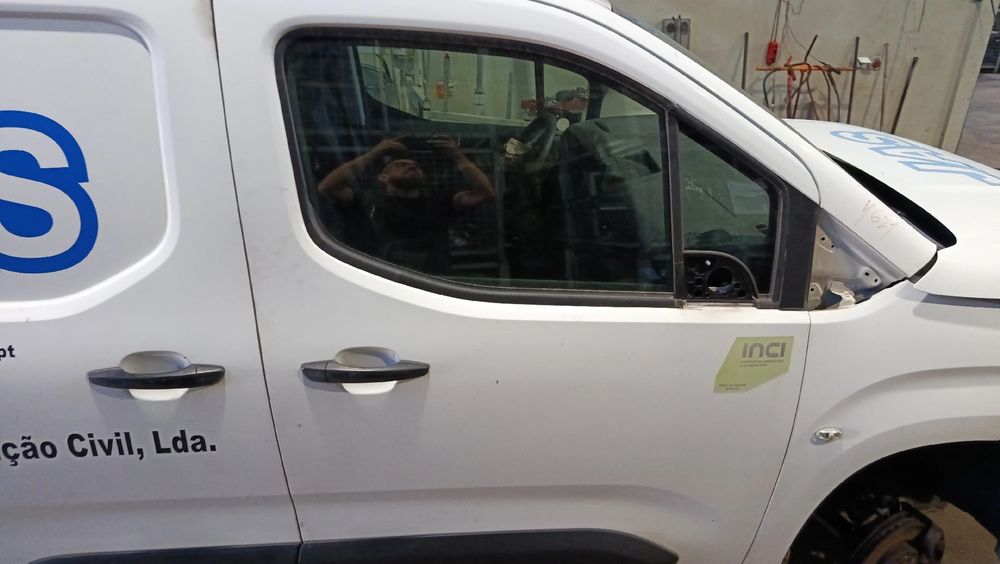 Porta frente direita CITROËN Berlingo (K9)