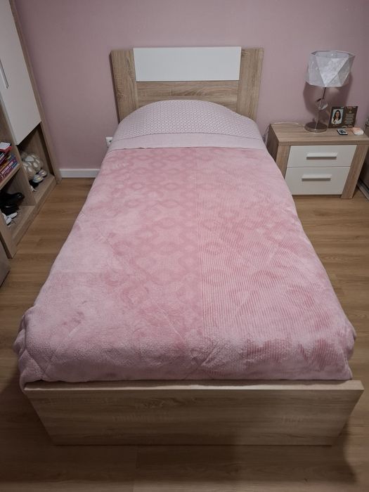 Cama de solteiro com estrado e colchão incluído