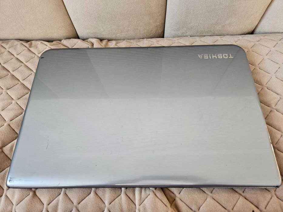 TOSHIBA Satellite L55-A5284