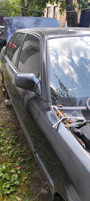 продам автомобили бмв   е 32  3 штуки