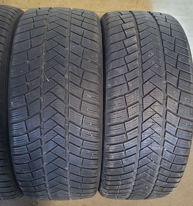 Opony zimowe używane 245/40 R20 99Y XL Vredestein - 4 szt.
