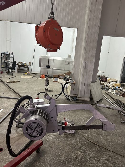 Пила для забою туш свиней та ВРХ .