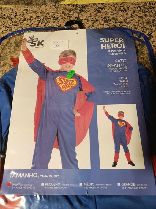 Fato de carnaval do super herói