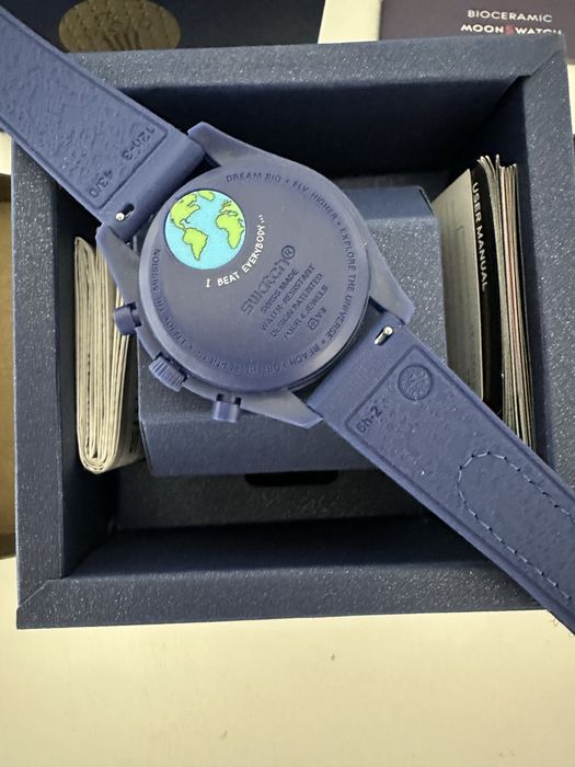 Omega x Swatch Mission To EarthPhase Moonshine Gold Snoopy Azul