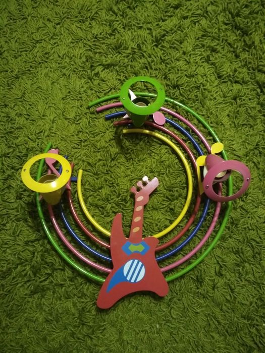 Kolorowy żyrandol dziecięcy gitara nuty 3xE14