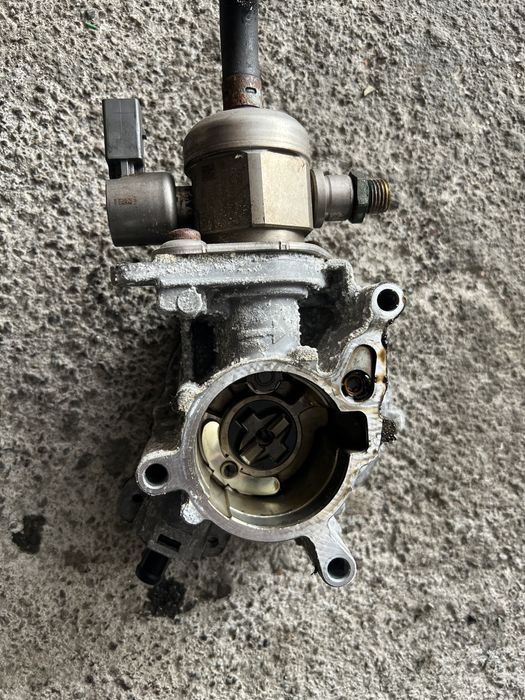 Топлівний насос Вакумний насос 1.8 tfsi Skoda Volkswagen Audi Seat