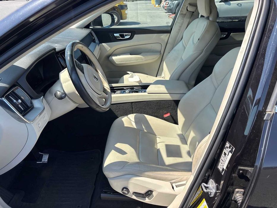 Deska z poduszkami Volvo XC60 II 2019