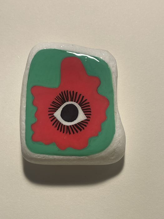 Kamień malowany mak