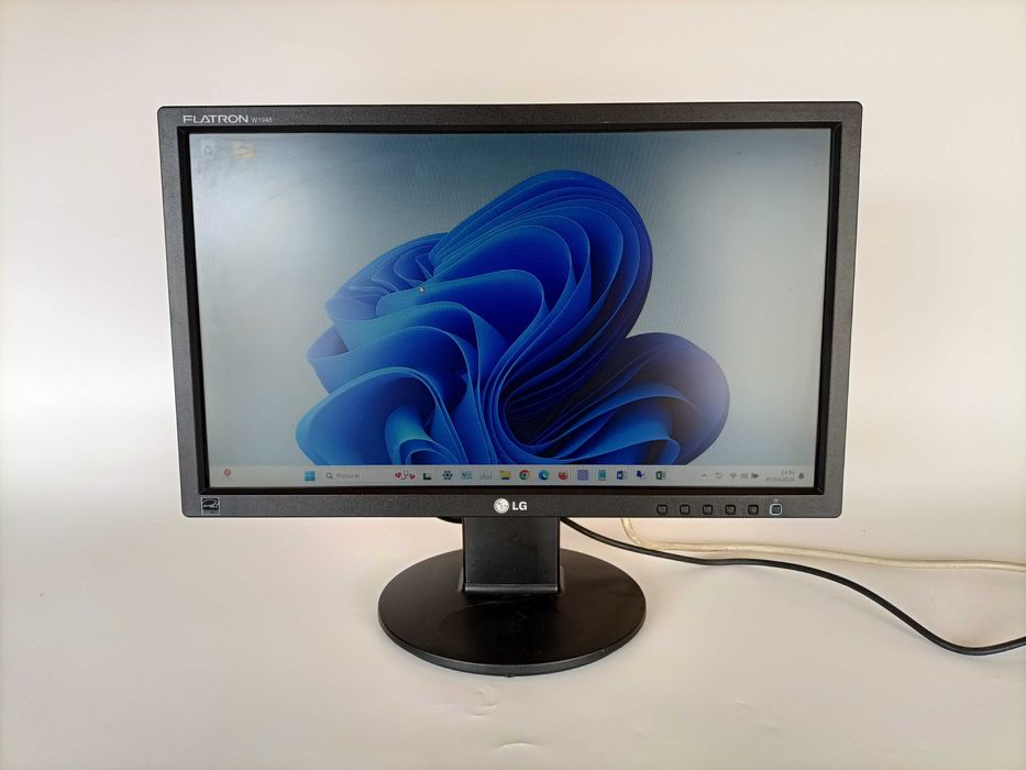 Monitor LG Flatron W1946S-BF de 18,5 polegadas446762013143214081