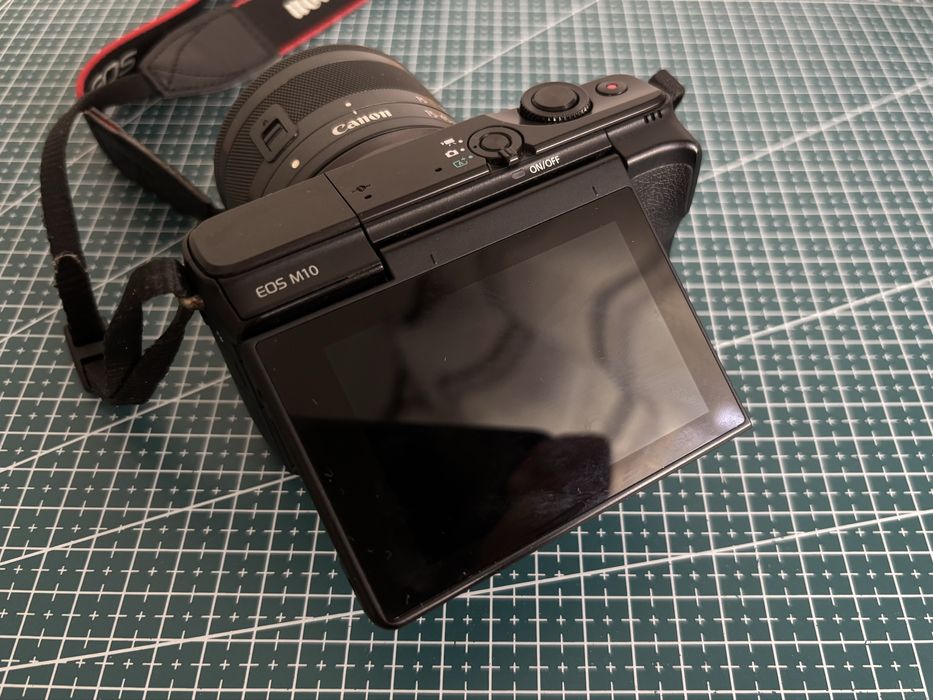 Kit Canon EOS M10 + Lente 15-45mm