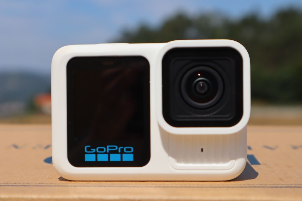 GoPro Hero 13 White (Edição limitada) + Acessórios