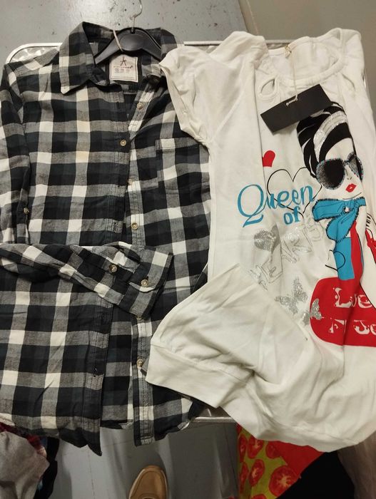 Roupa de sra em lotes em bom estado