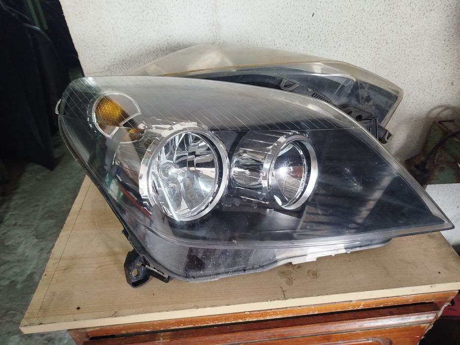 Faróis frente Opel Astra H