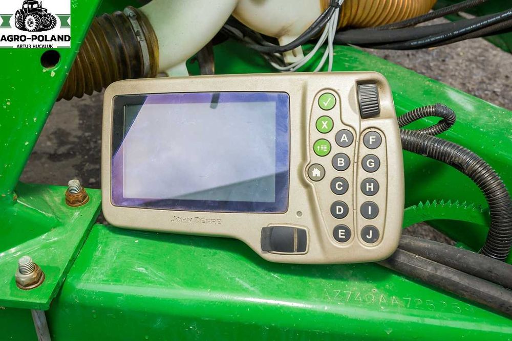 Сеялка JOHN DEERE 740A - 2008 год - 6 M