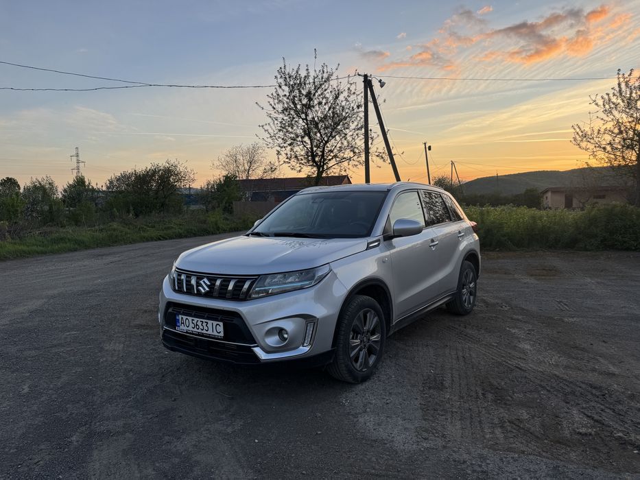 Suzuki Vitara 1.4 Turbo Автомат 4WD авто на гарантії , з салону має лише 24т.км обслуговувалося у диллера