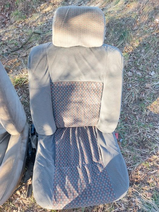 Сидения Renault 19 передние кресла

рено